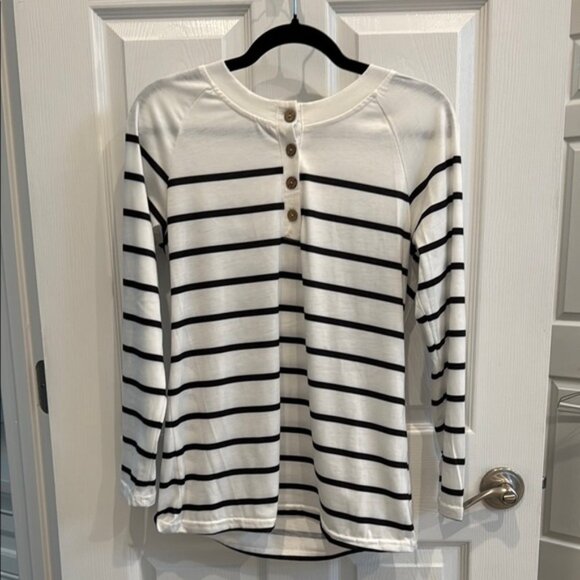 ❤️SHEIN White and Black Fitted Button Down Shirt with Mandarin Collar - Picture 1 of 3